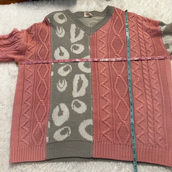 BiBi XL Pink Gray Leopard Print Cable Knit V Neck Sweater Women's - Picture 7 of 7